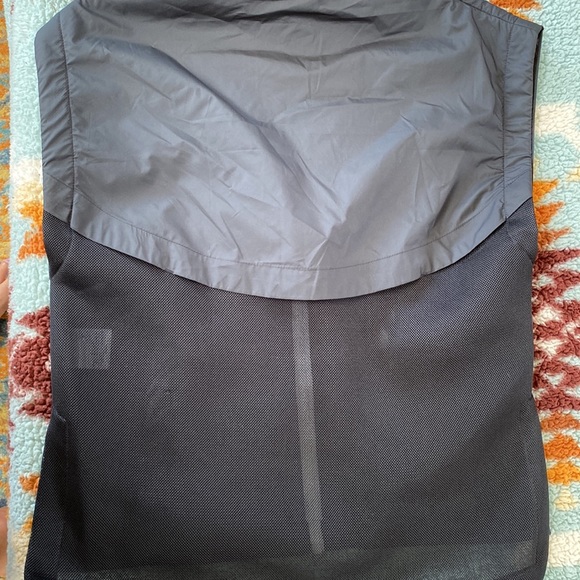 Nike Vest NWT - Picture 3 of 3